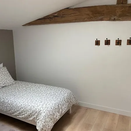 Le Domaine Du Petit Bois, L'etable Varzay