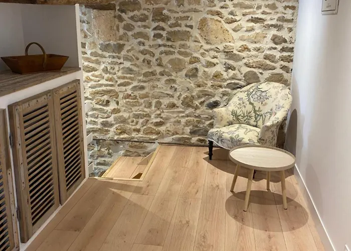 Le Domaine Du Petit Bois, L'etable Varzay