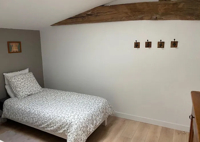 Le Domaine Du Petit Bois, L'etable Varzay